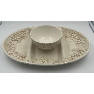Harry And David Grapes Embossed Ivory 16.5" Divided Serving Tray Platter & Bowl